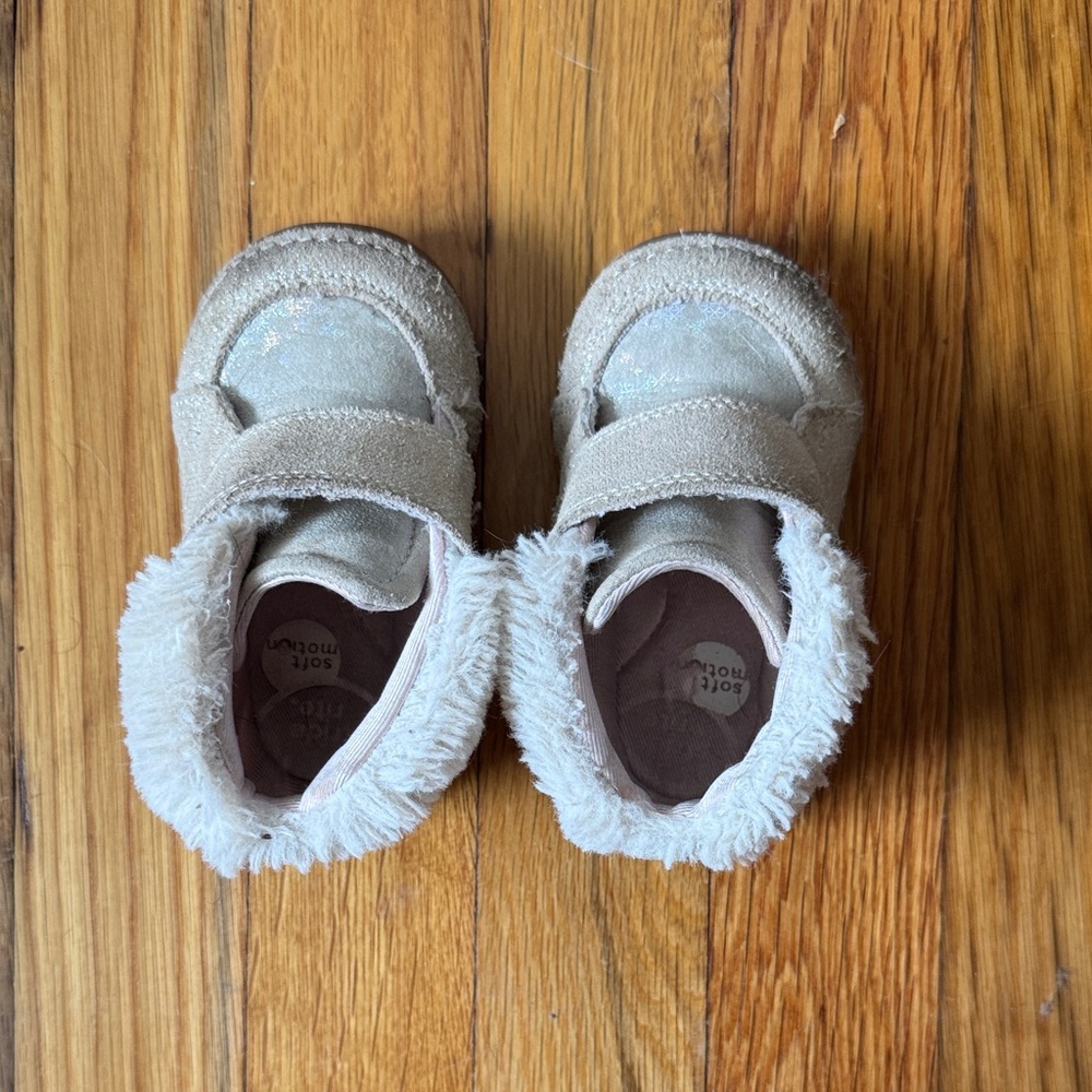 Stride Rite Beige Fuzzy Kids Boots